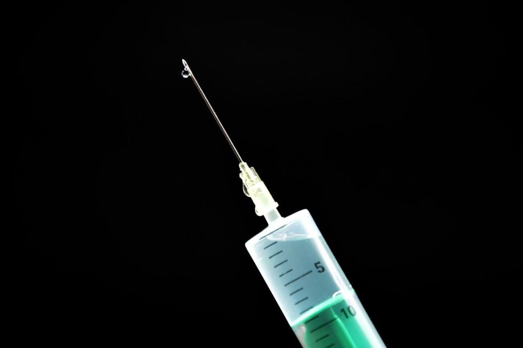 injection, vaccination, vaccine-5917297.jpg